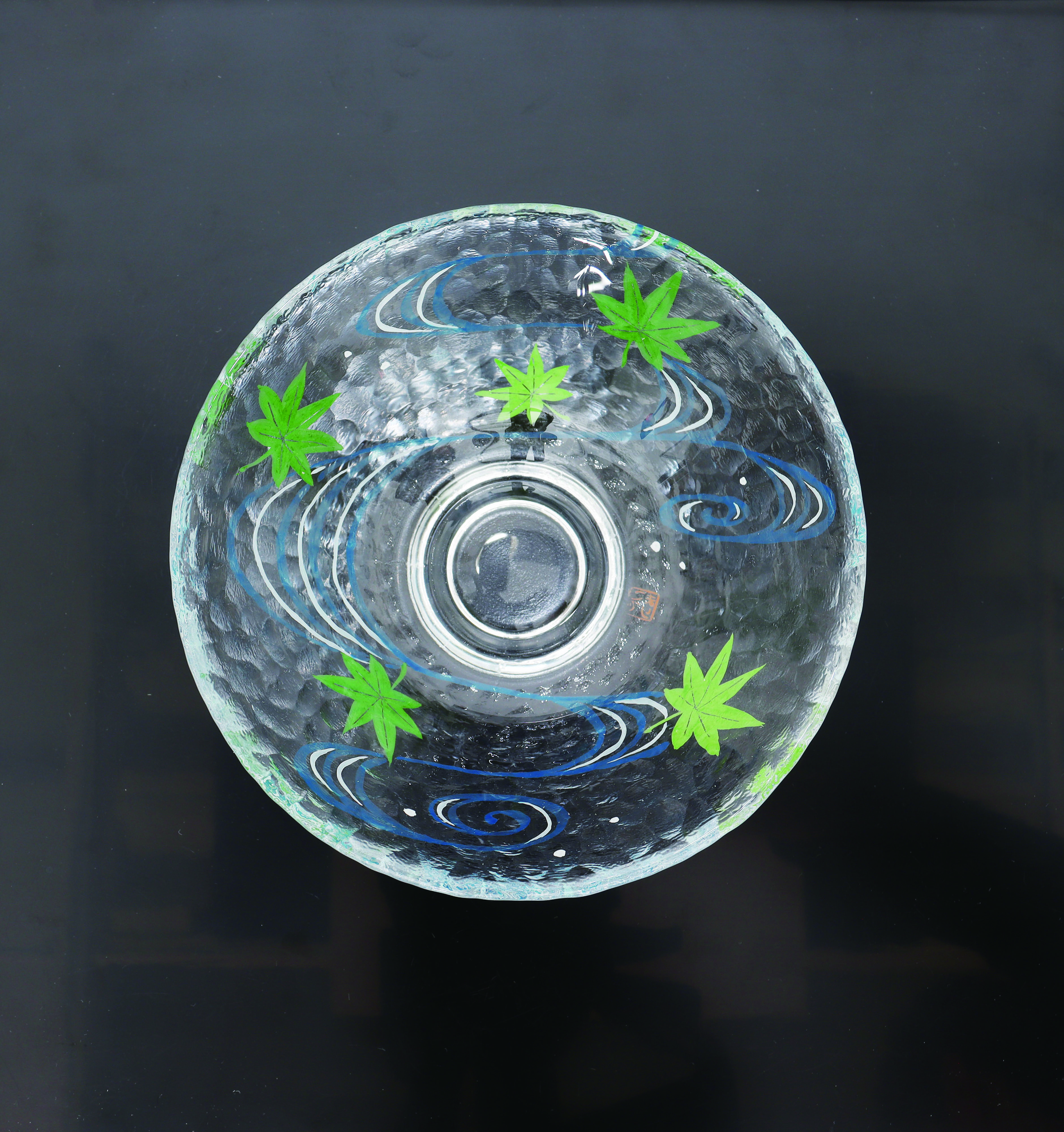 ガラス平茶碗　観世水に青楓＜耐熱＞　小出毬窯　紙箱